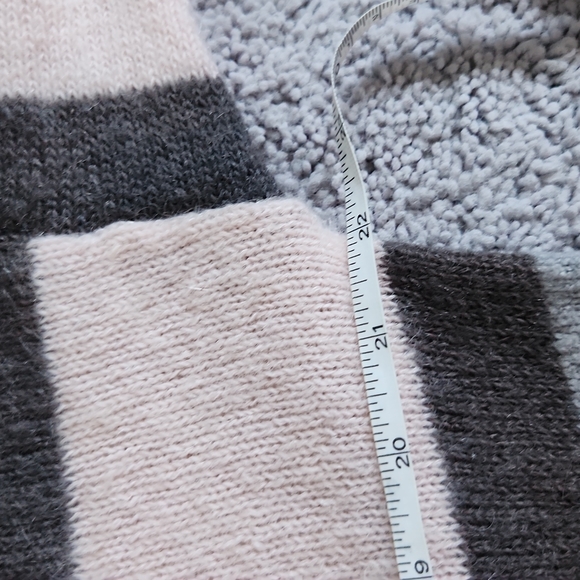 Sweaty Betty Bloomsbury Knitted Stripe Turtleneck, gray and Pink. Size Small - Picture 7 of 9